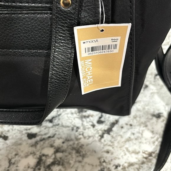 Micheal Kors Gilmore purse - Picture 3 of 6